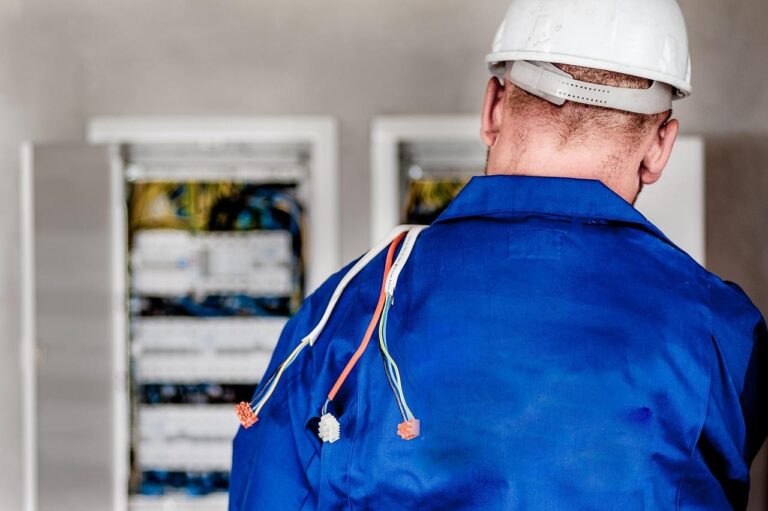 Elektricien Rotterdam voert elektrische storing op huisinstallatie uit