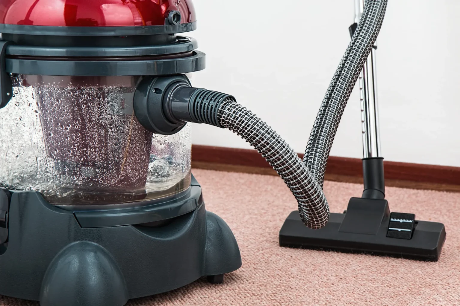 Terrastegels schoonmaken zonder schade: Veilige Tips